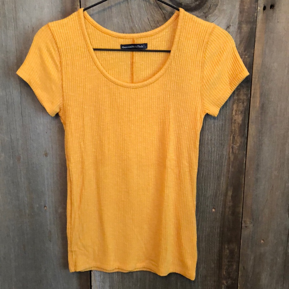 NWOT Abercrombie & Fitch Ribbed Sweater Top in Orange Yellow Size Small